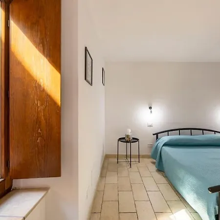 Cali - Casa In Centro Ad Ferienhaus